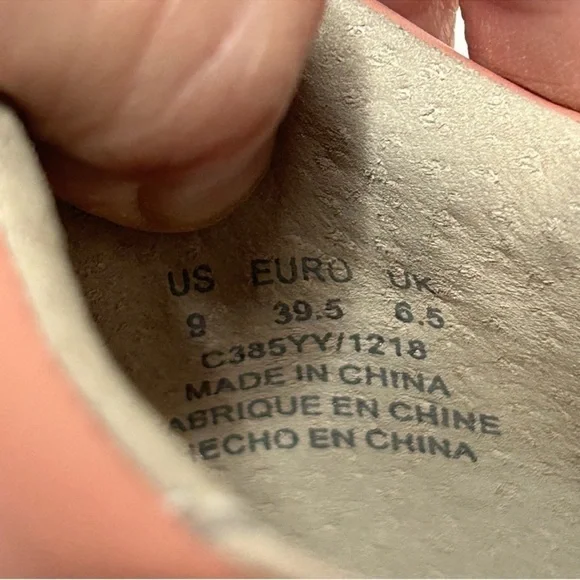 Stylish Pink Woven Women's Sneakers - Picture 15 of 16